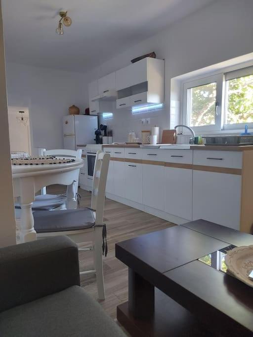 Houlia Home Διαμέρισμα Με Δωρεάν Χώρο Στάθμευσης Steniaí Esterno foto