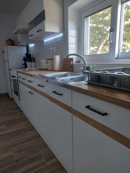 Houlia Home Διαμέρισμα Με Δωρεάν Χώρο Στάθμευσης Steniaí Esterno foto